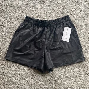 Athleta gleam short